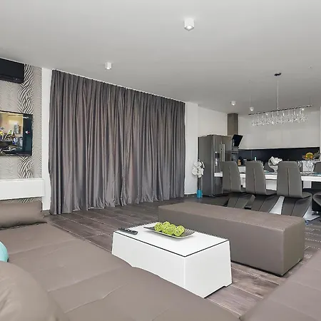 Βίλα Modern Selina Nera With Heated Pool & Sea View In *