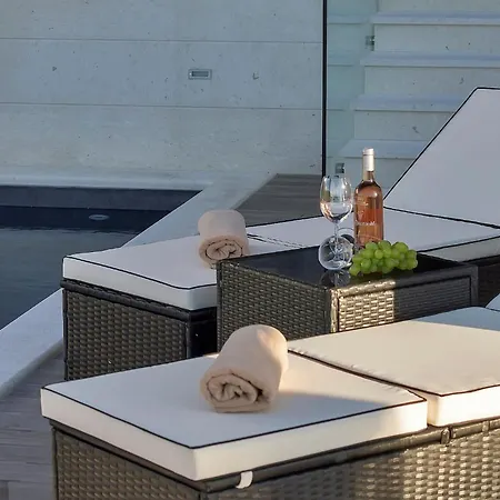 Βίλα Modern Selina Nera With Heated Pool & Sea View In Μακάρσκα