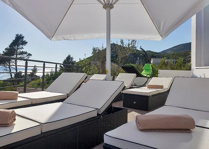 Modern Selina Nera With Heated Pool & Sea View In Villa