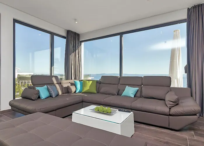 Modern Selina Nera With Heated Pool & Sea View In Villa Makarska