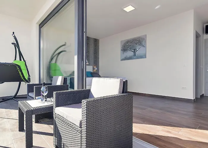 Villa Modern Selina Nera With Heated Pool & Sea View In