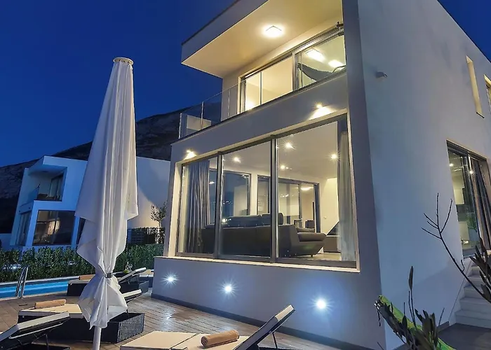 Modern Selina Nera With Heated Pool & Sea View In Makarska